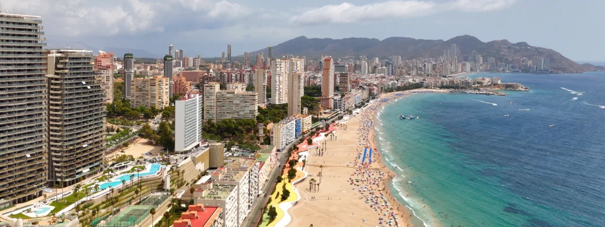 Vacaciones-en-benidorm.webp