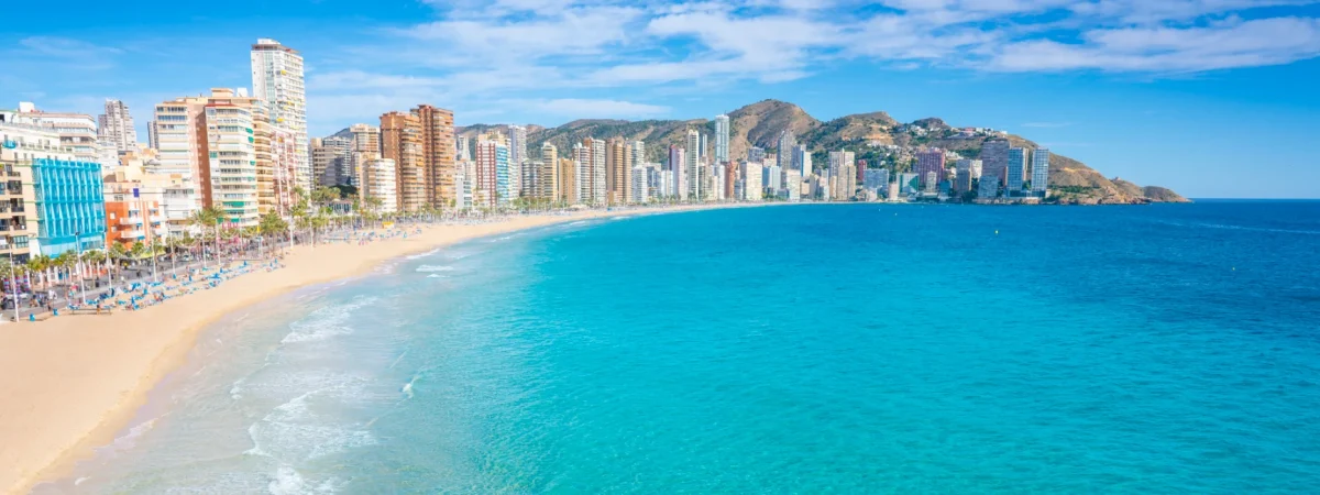 apartamentos-turísticos-cerca-playa-levante-benidorm