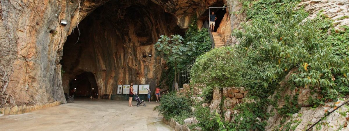 cuevas de las calaveras benidoleig alicante
