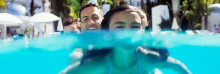Mejores-alojamientos-con-piscina-Benidorm